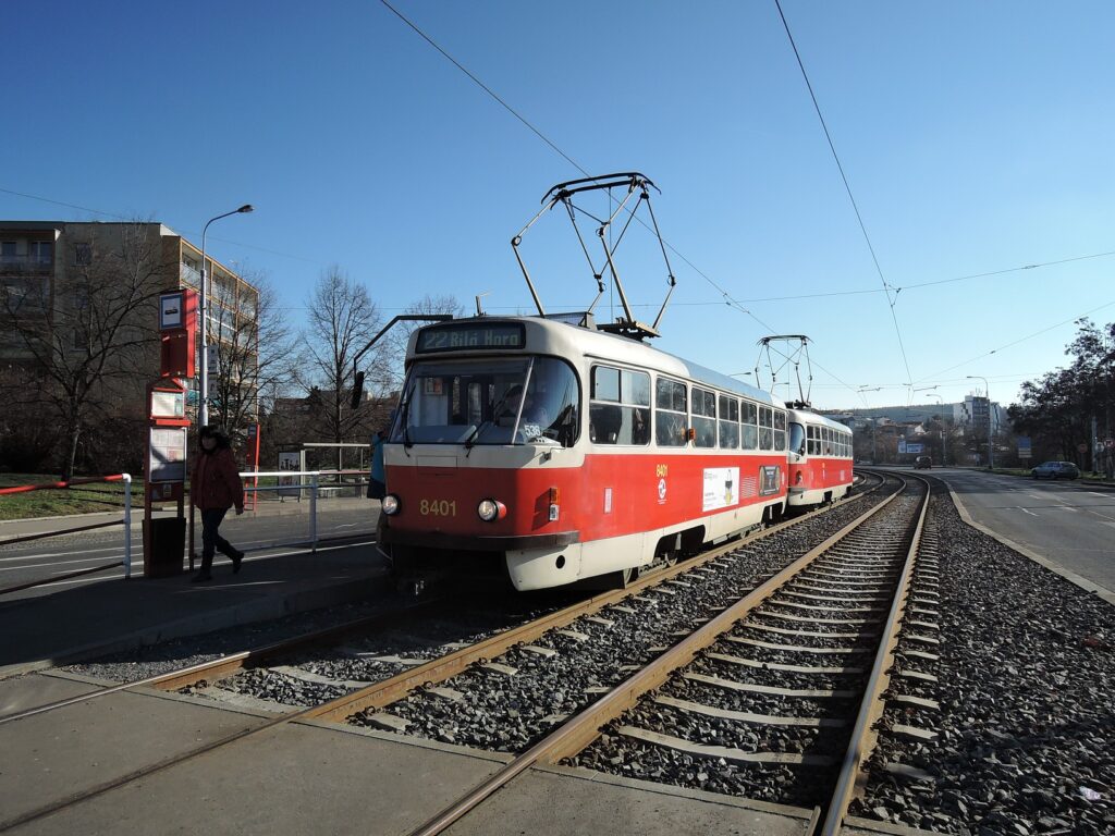 5294-linka-22-na-oc-hostivar-dpp-tatra-t3r-p-8401