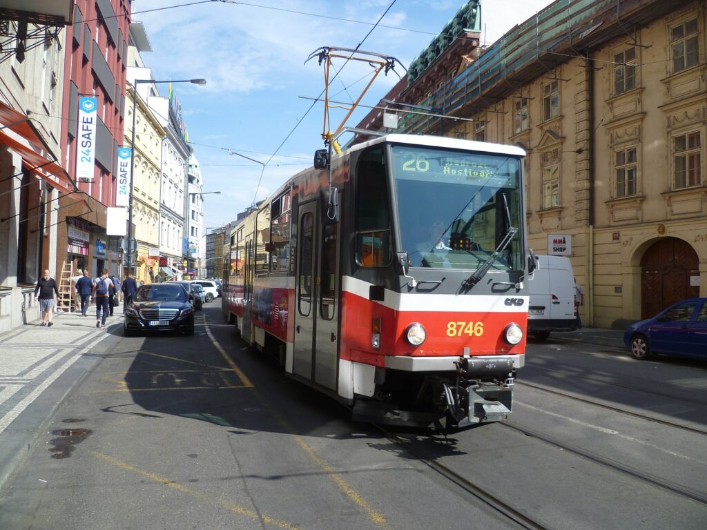 4263-linka-26-bila-labut-dpp-tatra-t6a5-8746