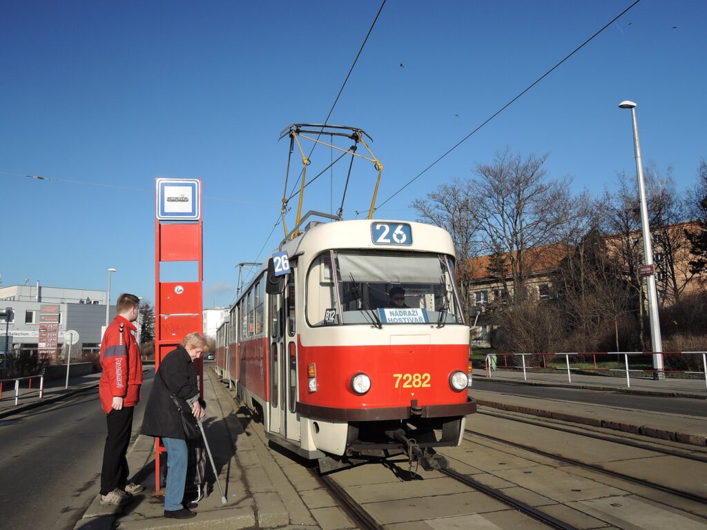 5276-linka-26-na-padesatem-dpp-tatra-t3sucs-7282