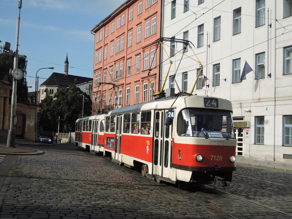 6697-linka-24-karlovo-namesti-dpp-tatra-t3sucs-7128