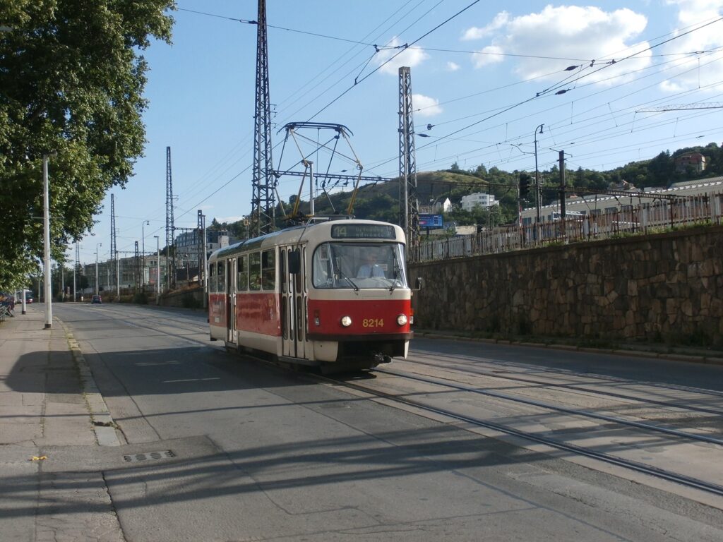 4034-linka-14-csad-smichov-dpp-tatra-t3r-p-8214