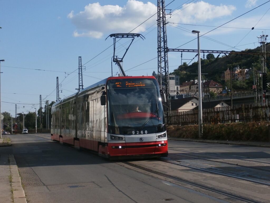 4043-linka-12-csad-smichov-dpp-skoda-15t-9260