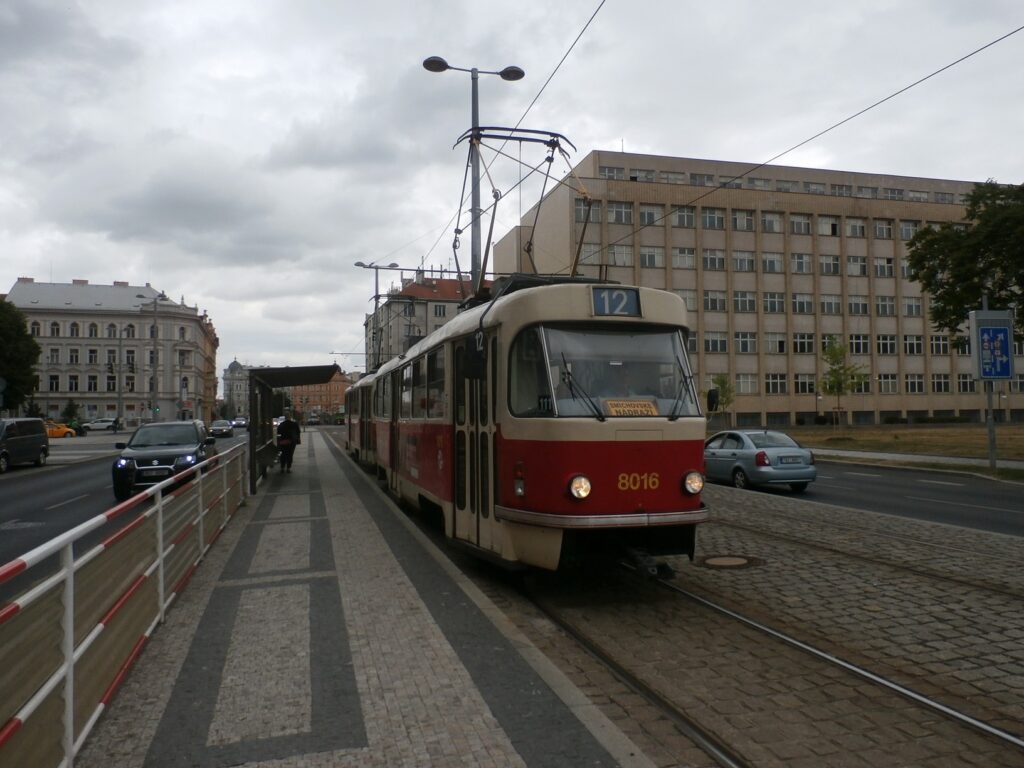 4585-linka-12-korunovacni-dpp-tatra-t3m-8016