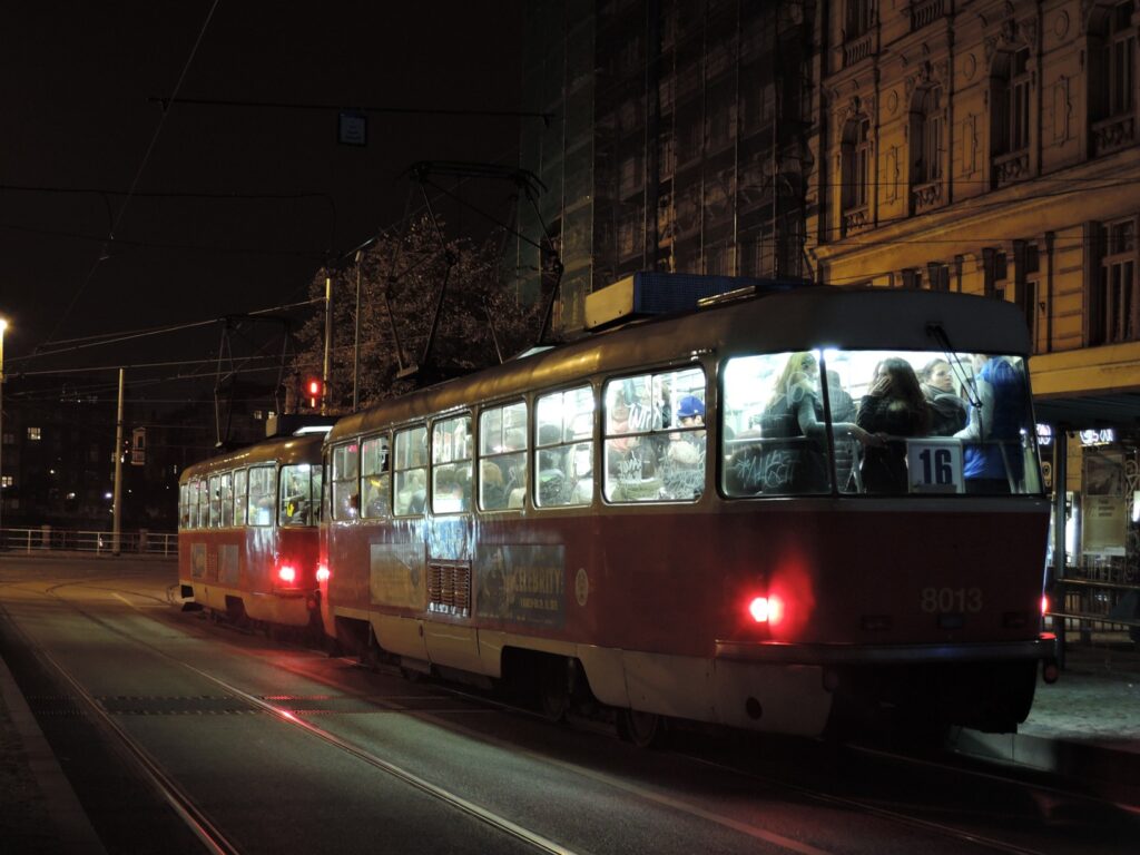 4716-linka-16-palackeho-namesti-dpp-tatra-t3m-8013