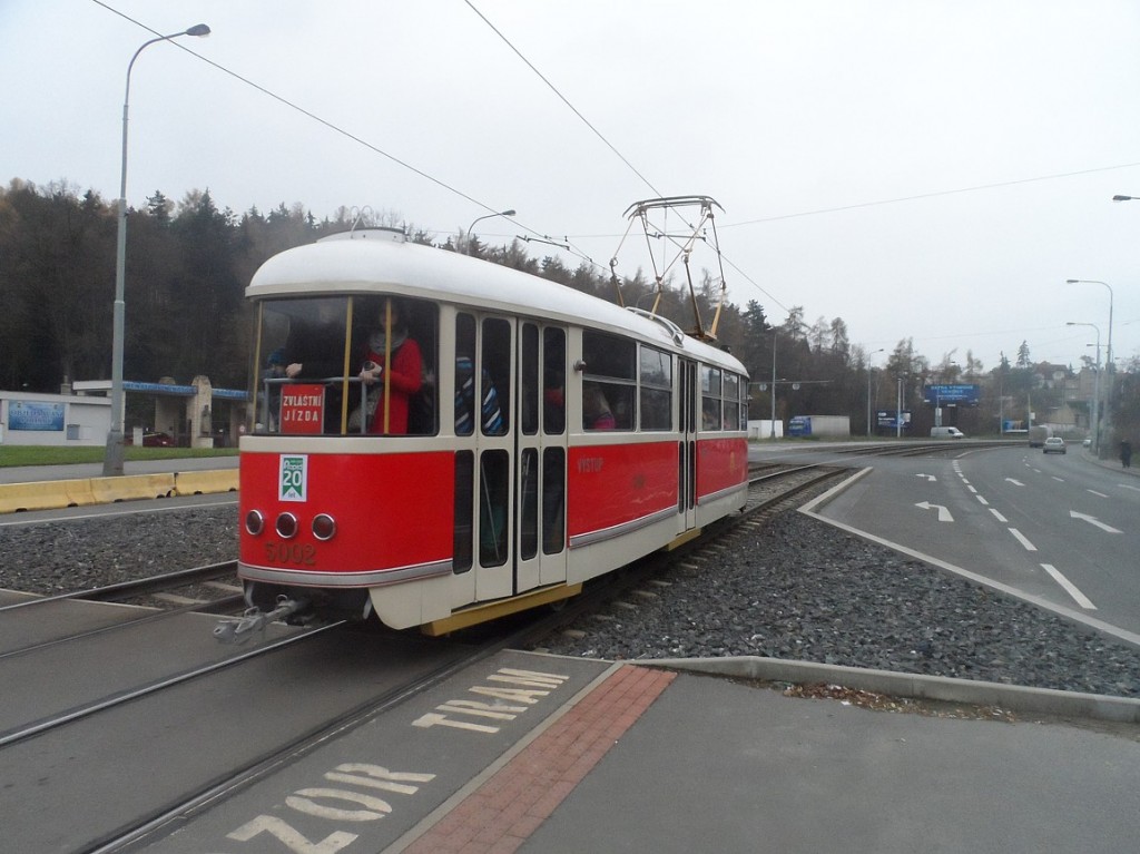 T1 za zastávkou Krematorium Motol