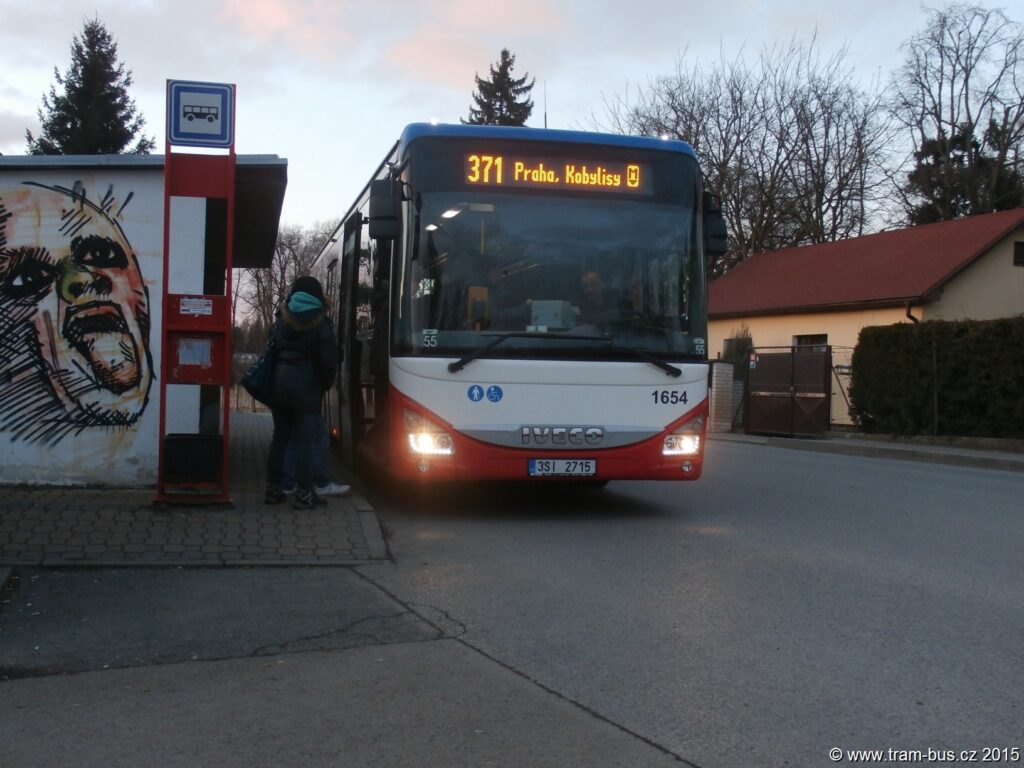 3216 - linka 371 Klecany,,u hřbitova ČSAD SČ Iveco Crossway LE 12M 1654 (8168)