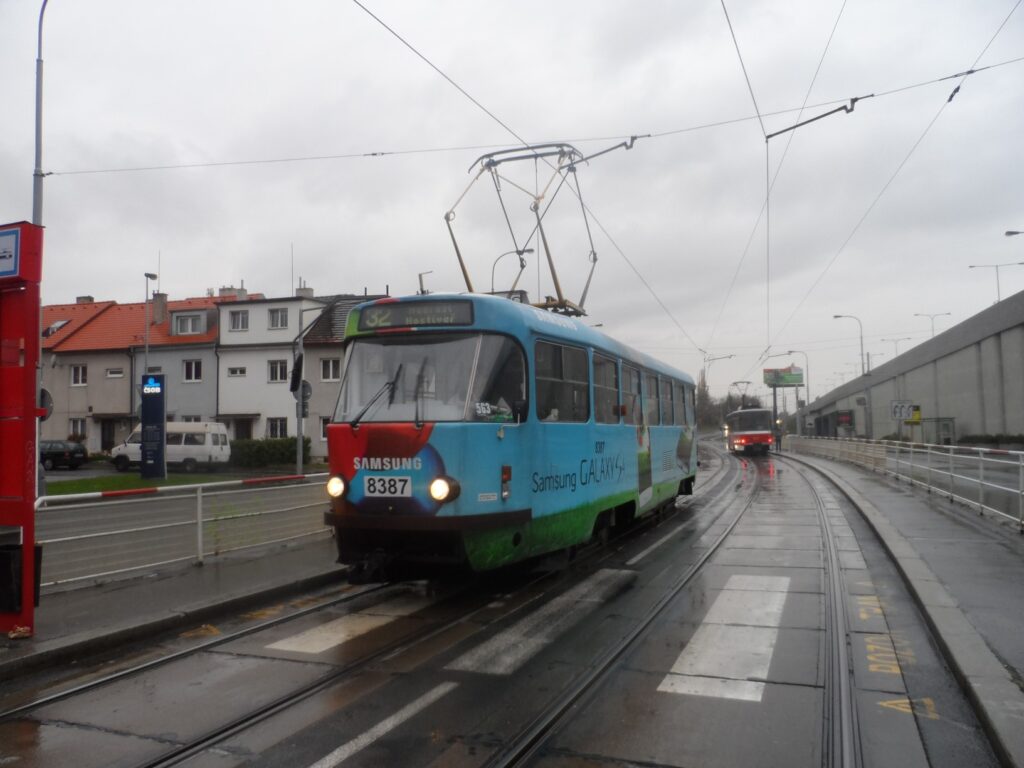 1417 - linka 32 Zahradní Město DPP Tatra T3R.P 8387